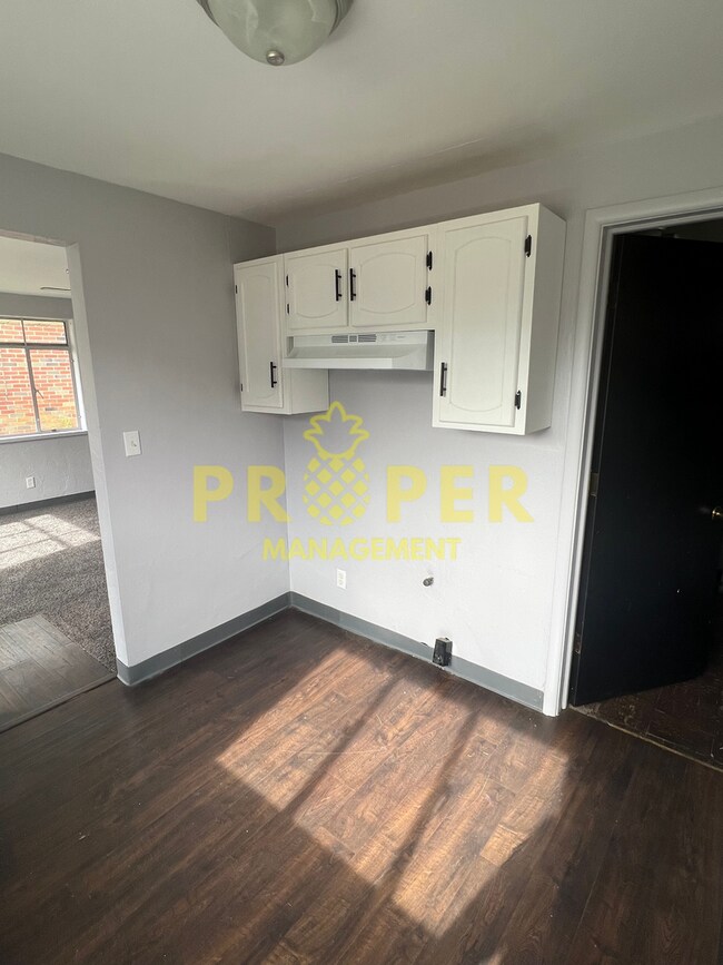 Foto del edificio - 2 bedrooms 1 bathroom house