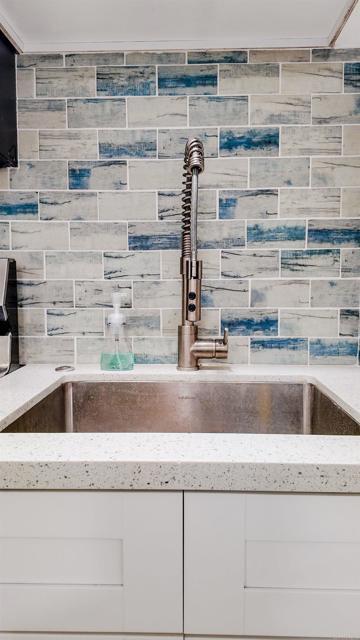 Foto del edificio - 137 Carnation Ave