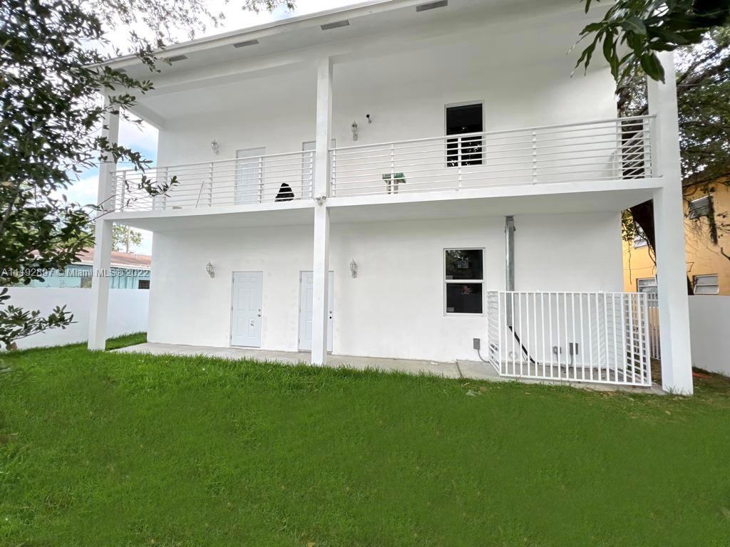 Primary Photo - 160 NE 57th St