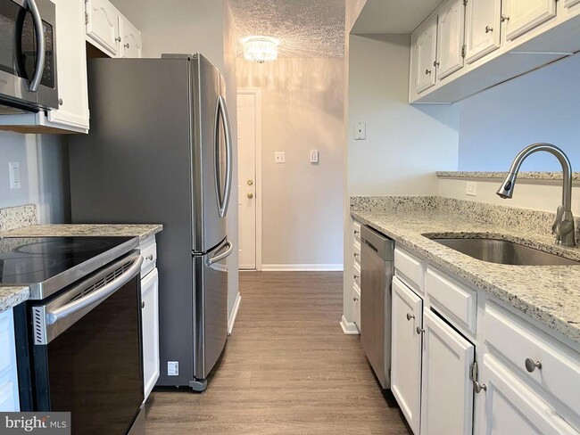 Foto del edificio - 13107 Briarcliff Terrace