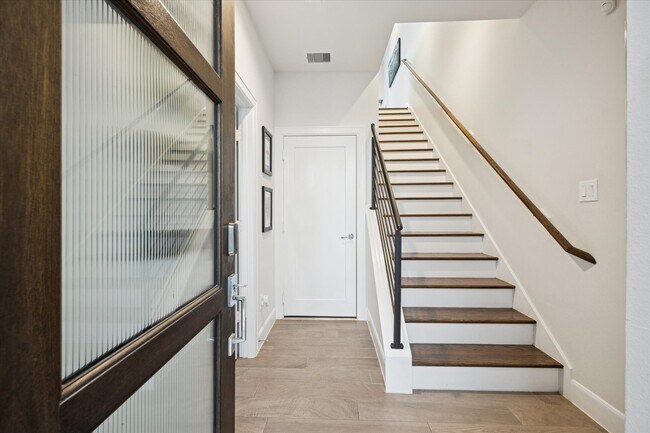 Foto del edificio - 1055 Timbergrove Yards Ln