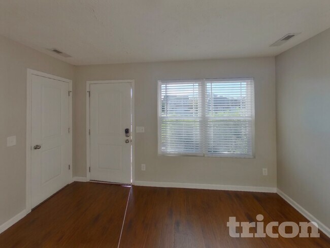 Foto del edificio - 916 Coolidge Ct