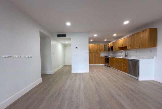 Foto del edificio - 9001 Jacaranda Ln