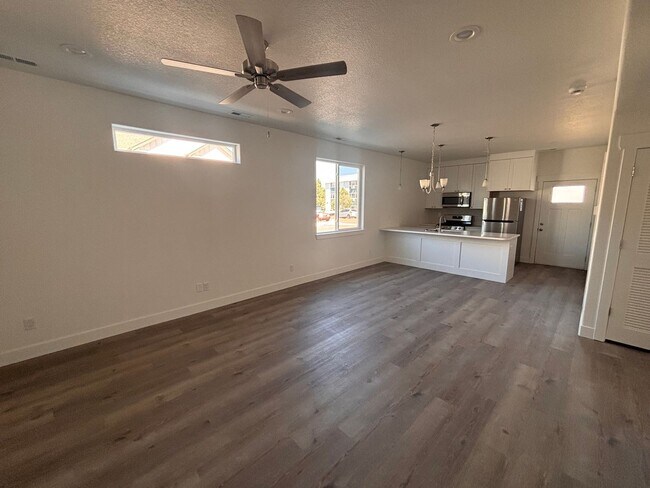 Building Photo - 1543 Tyram Grv