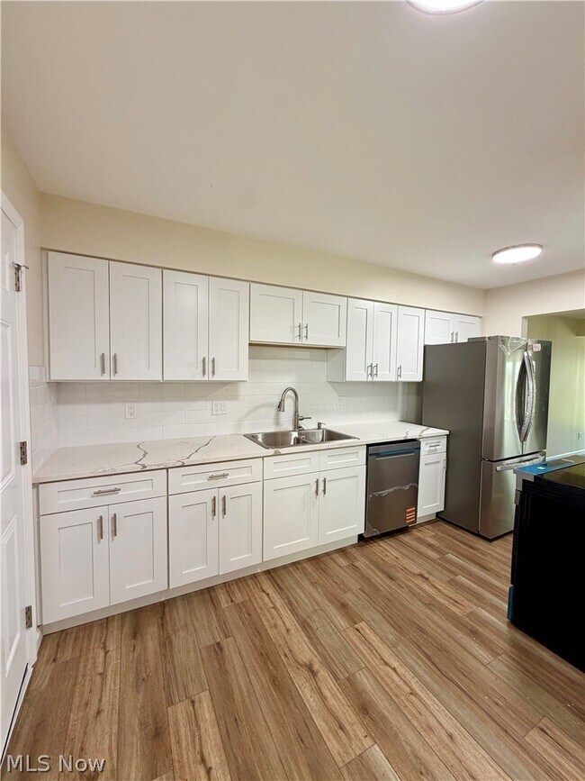 Building Photo - 4471 Habersham Ln S