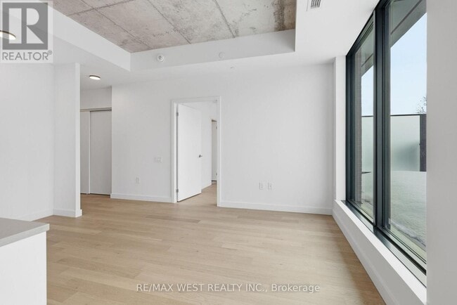 Building Photo - 1720 Bayview Ave