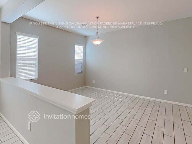 Foto del edificio - 1024 S 200th Ln
