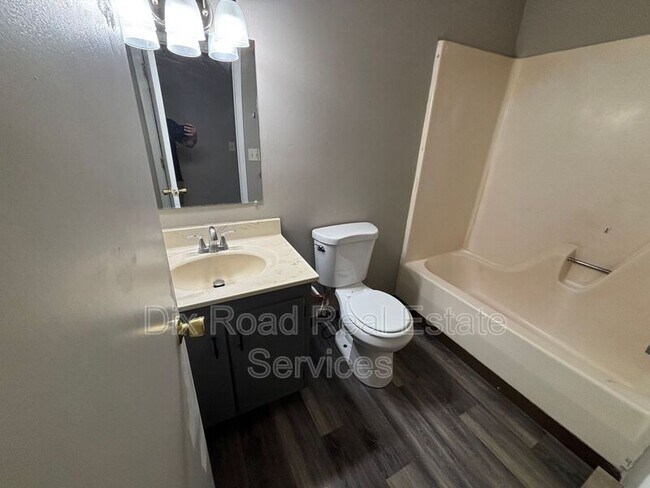 Foto del edificio - 739 Trumbull St