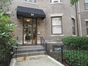 Building Photo - 24 Peterborough St