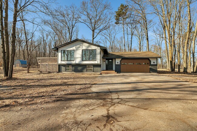 Building Photo - 2347 Highway 18