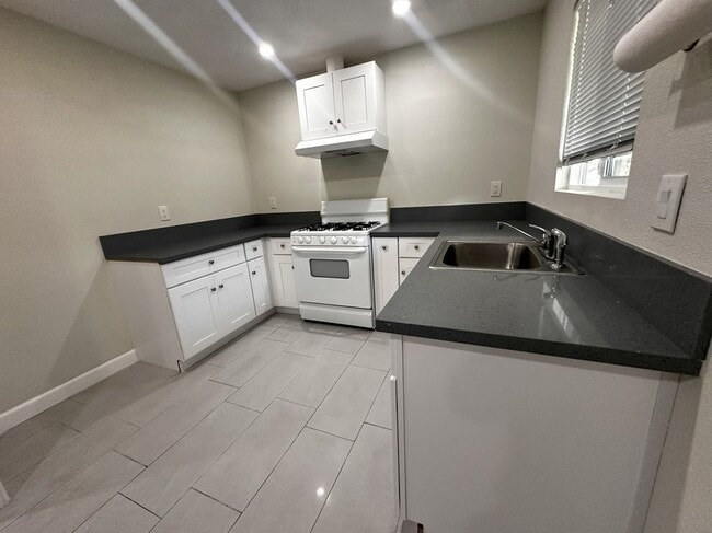 Foto del edificio - 2217 W Elder Ave