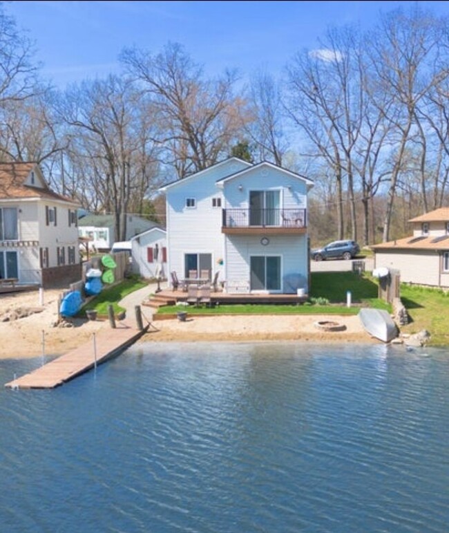 Foto del edificio - "Lakefront Living! Modern 3BR/2BA Home wit...