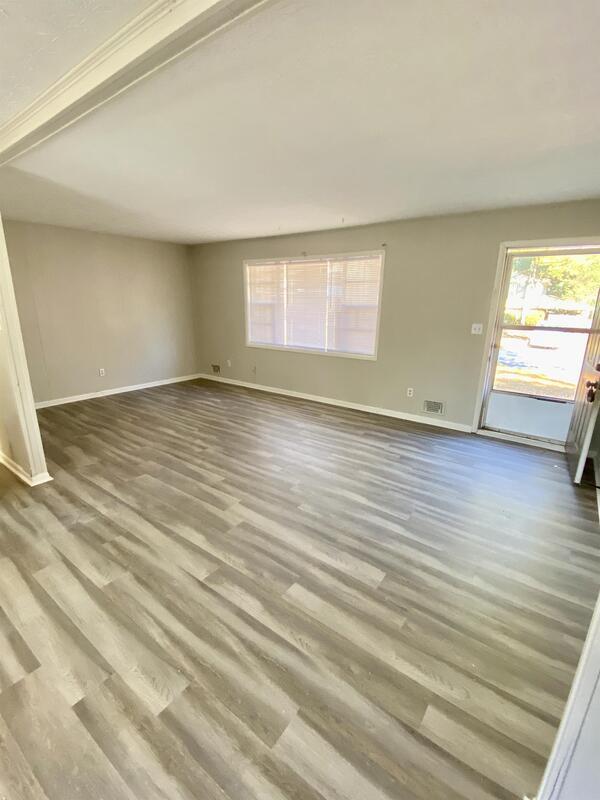 Building Photo - 1001 Pinecrest Drive