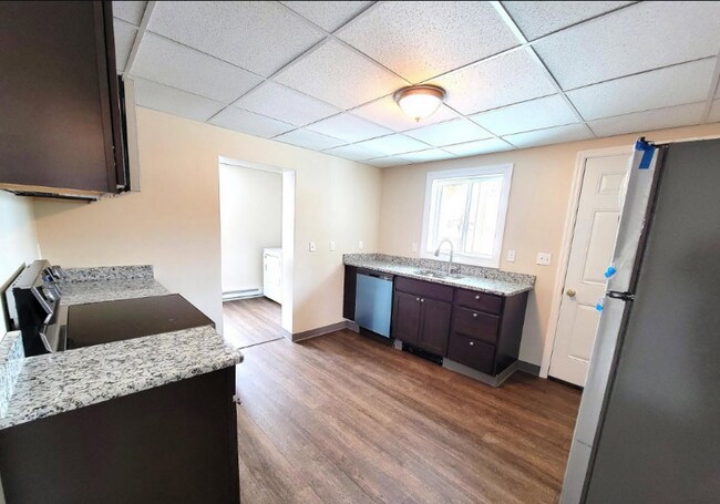 Building Photo - 1210 Swetland St