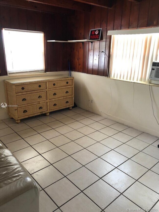 Foto del edificio - 5411 Ravenswood Rd