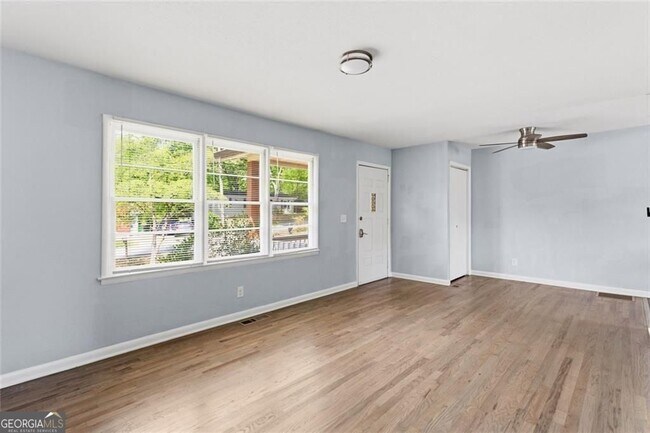 Foto del edificio - 2363 Beverly Ln