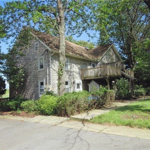 Building Photo - 334 S Route 100