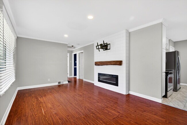 Foto del edificio - 112 Robin Hill Ln