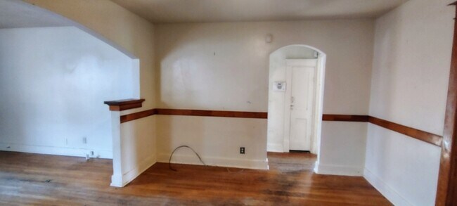 Foto del edificio - 7176 Hunter Ave