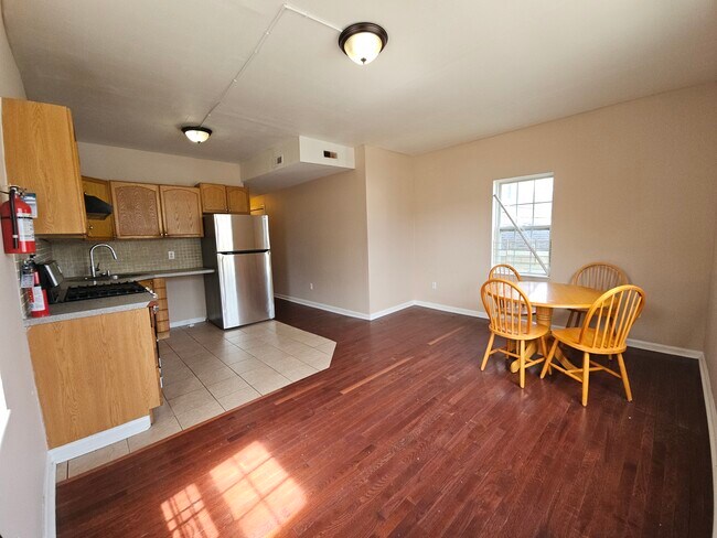 Foto del edificio - 522 N Indiana Ave