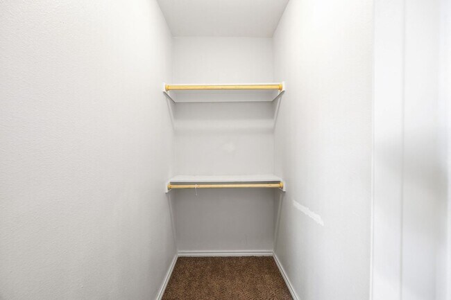 Foto del edificio - 9837 Walnut St