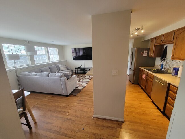 Building Photo - 17050 Capri Ln