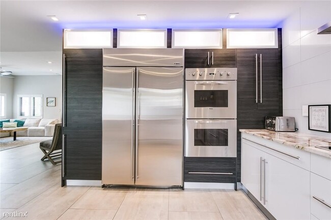 Foto del edificio - 3 br, 2 bath House - 2600 SE 2nd Ct