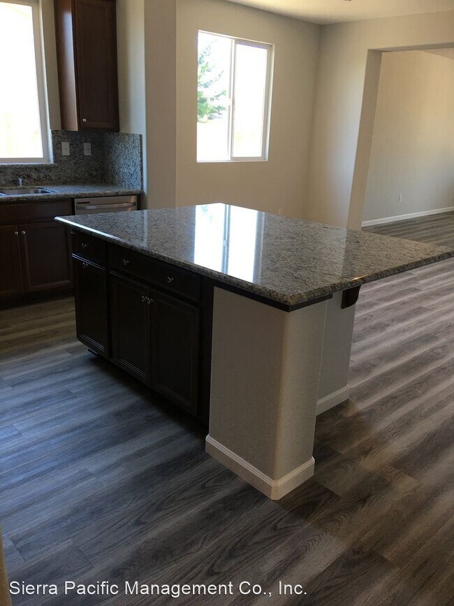 Building Photo - 4 br, 3 bath House - 1190 Potomac Way