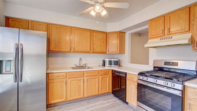 Building Photo - 27 Haverford Ct