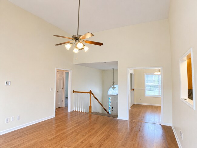 Foto del edificio - Welcome to Your Next “Wow” Home!