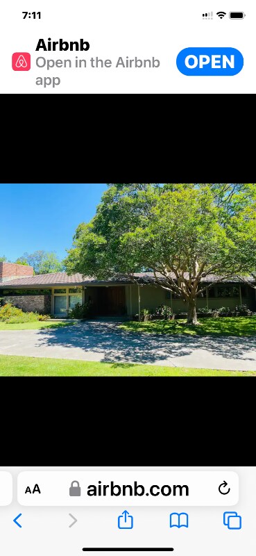 Building Photo - 914 Arbutus Ave