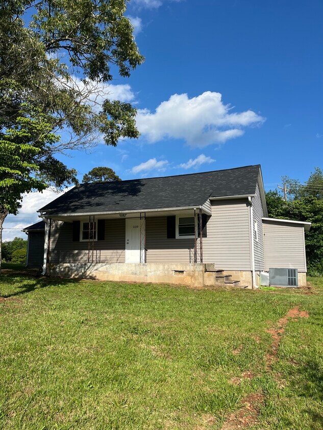 Primary Photo - 239 Thorn Dr