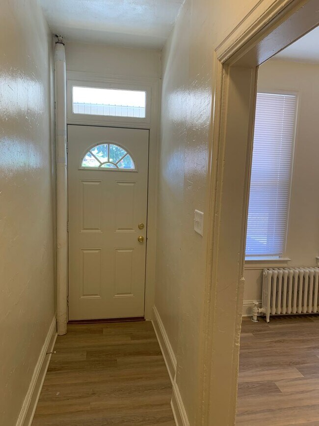 Foto del edificio - 5 Bedroom 2 Bath House, Parking, Yard- Yor...