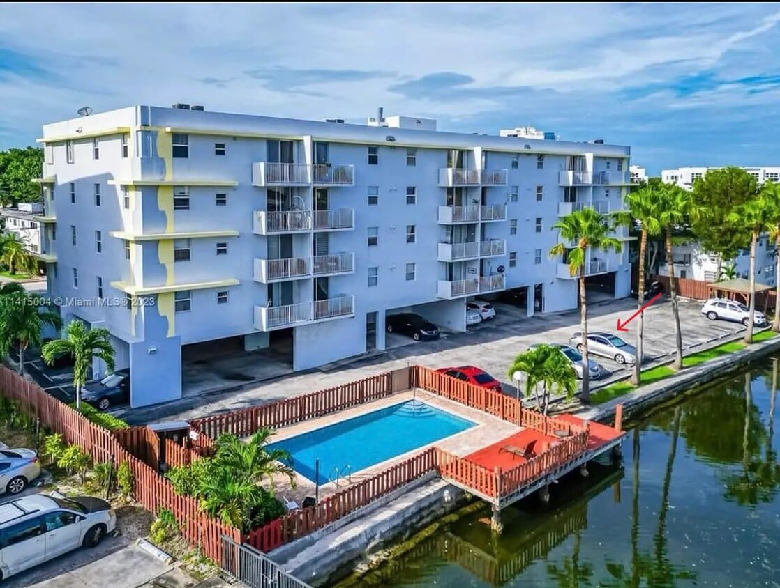 Foto principal - 80 S Shore Dr