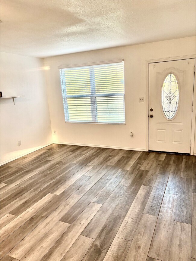 Foto del edificio - 9822 Candy Ct