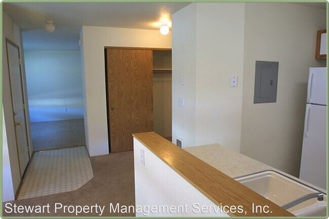 Building Photo - 5410 N Hills Dr