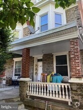 Building Photo - 448 E Walnut Ln