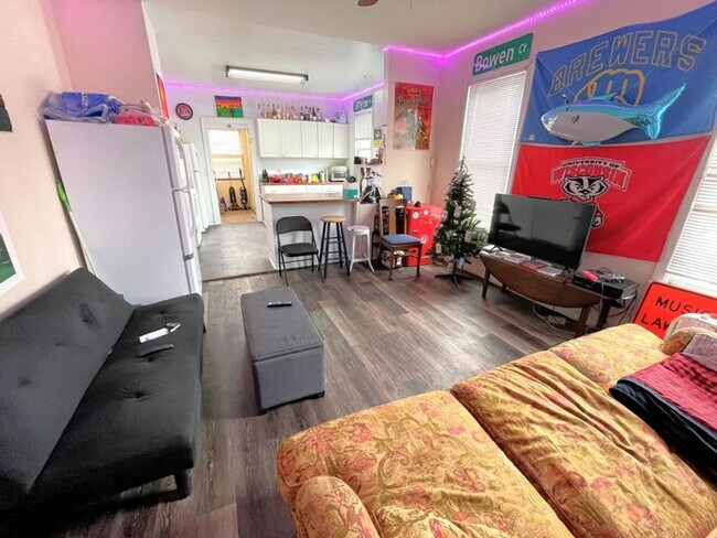 Foto del edificio - 1129-1131 Bowen Ct