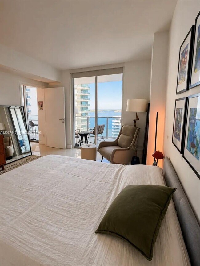 Foto del edificio - 1300 Brickell Bay Dr