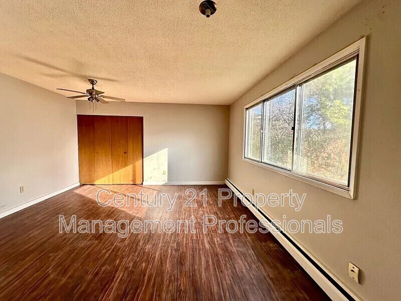 Photo du bâtiment - 11832 105 St