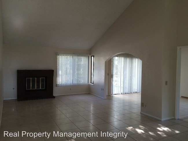 Building Photo - 1282 Brookside Ct