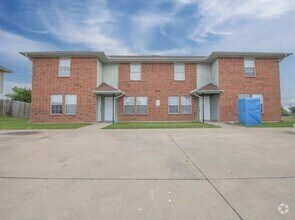 Building Photo - 5906 Greengate Dr