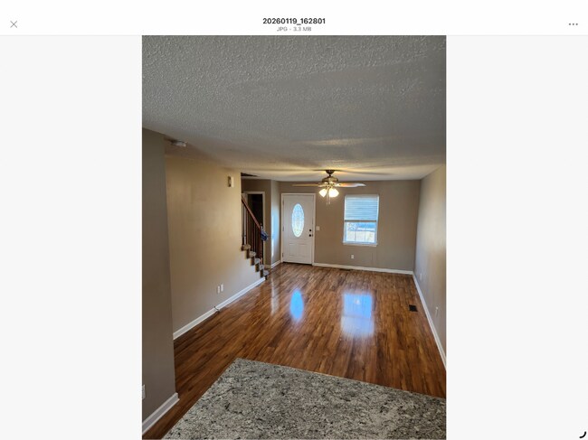 Foto del edificio - 219 Hunter Hills Cir