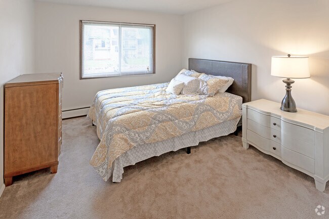 2BR, 1BA - Autumn Ridge Apartments