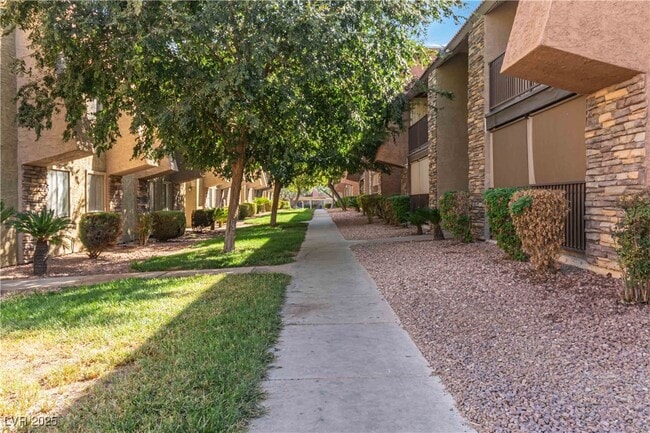 Building Photo - 5060 Indian River Dr