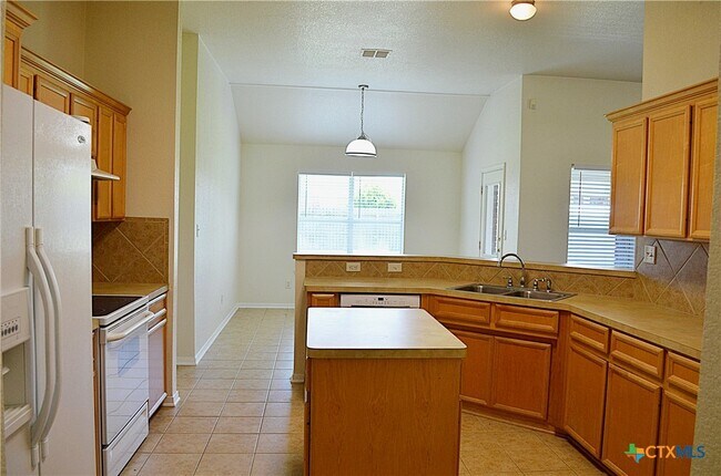 Building Photo - 5802 Venetian Ct