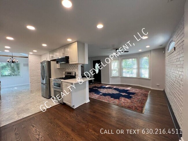 Building Photo - ***BEAUTIFUL ALL BRICK GEORGIAN DETACHED H...