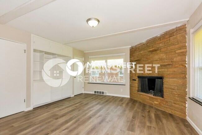 Building Photo - 1120 Spring Valley Dr