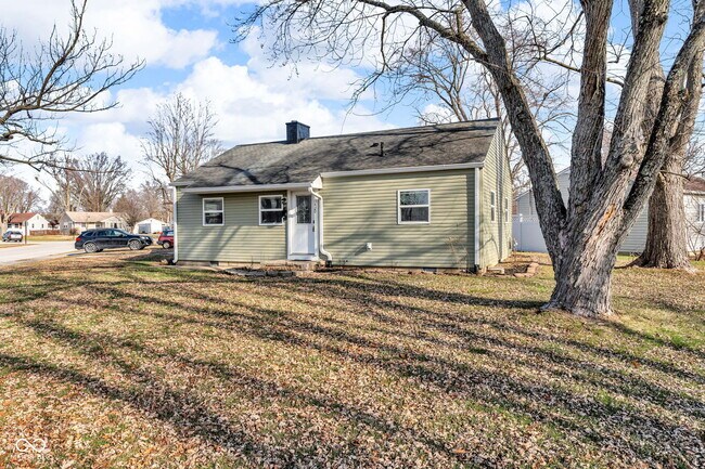 Foto del edificio - 420 Douglas Dr