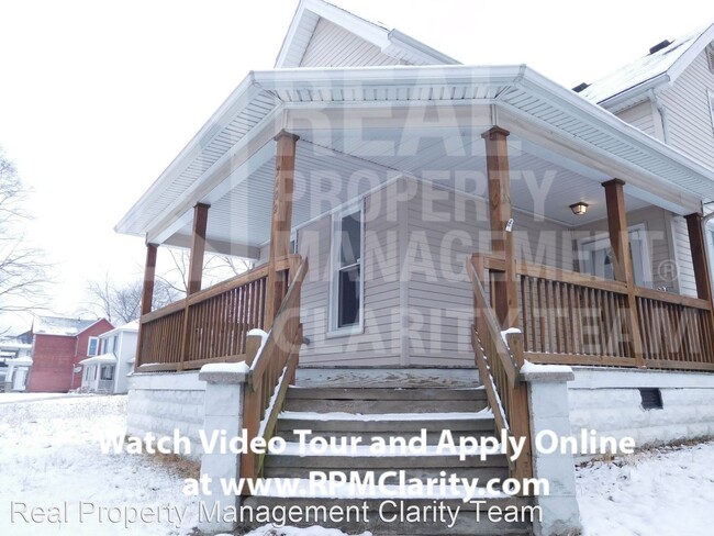Building Photo - 4 br, 2 bath House - 2402 Walnut St